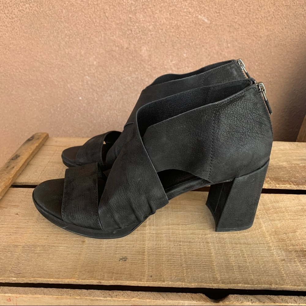 Eileen Fisher Strappy Block Heel Sandal